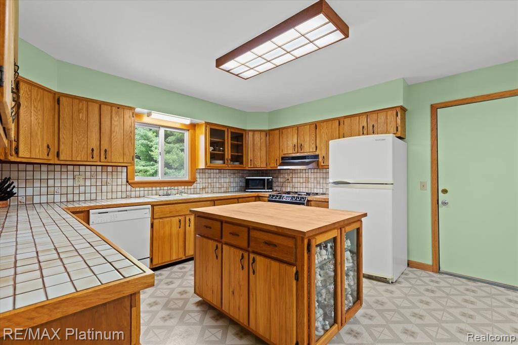 2606 Sexton Road Howell, MI 48843 - Photo 21 of 43
