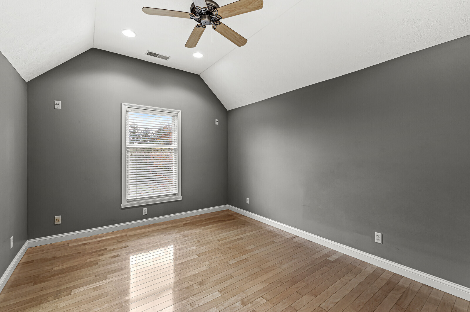 3364 Woodland Ridge Columbus, IN 47201 - Photo 35 of 60 Gallery Image 35