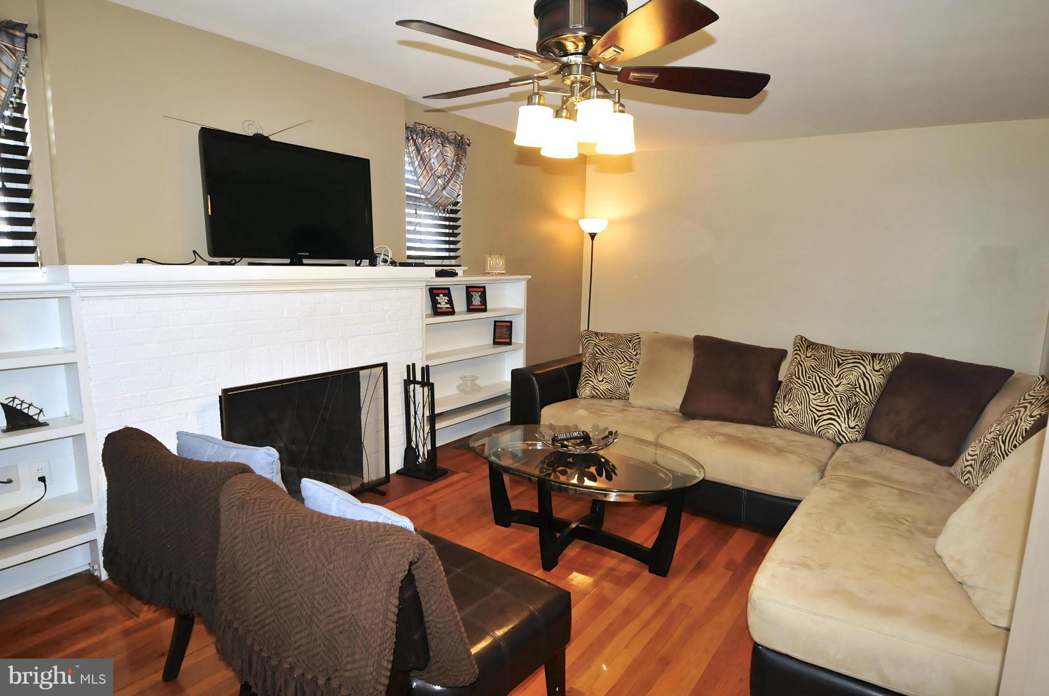 3404 Rosedale Road Baltimore, MD 21215 - Photo 4 of 19 Living Room