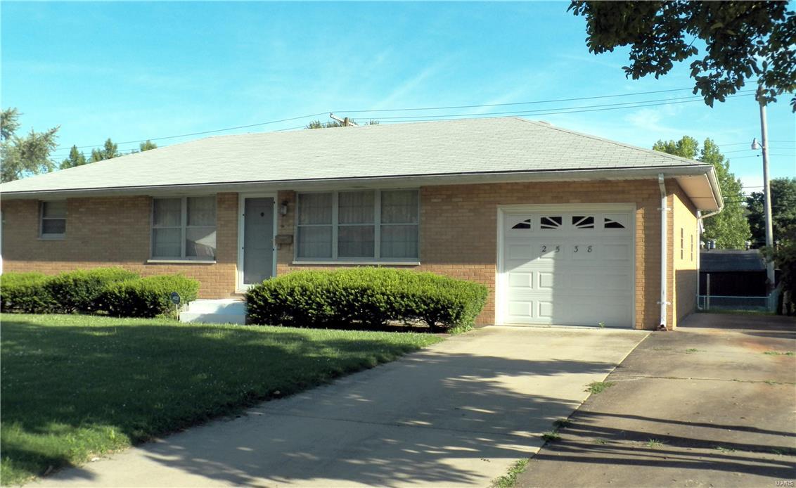 2538 Pontoon Road Granite City, IL 62040 - Photo 3 of 19 Gallery Image 3