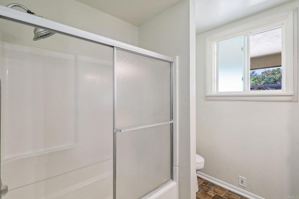 915 Crest View Road Vista, CA 92081 - Photo 15 of 32
