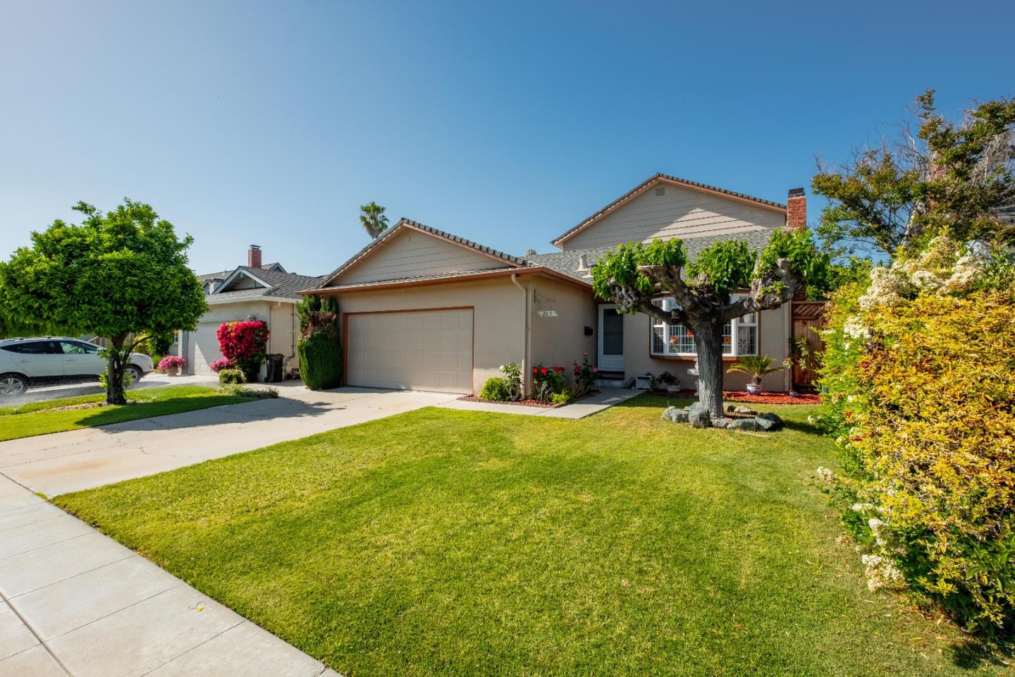 265 Bieber Drive San Jose, CA 95123 - Photo 4 of 28 a view of a house with swimming pool and sitting area