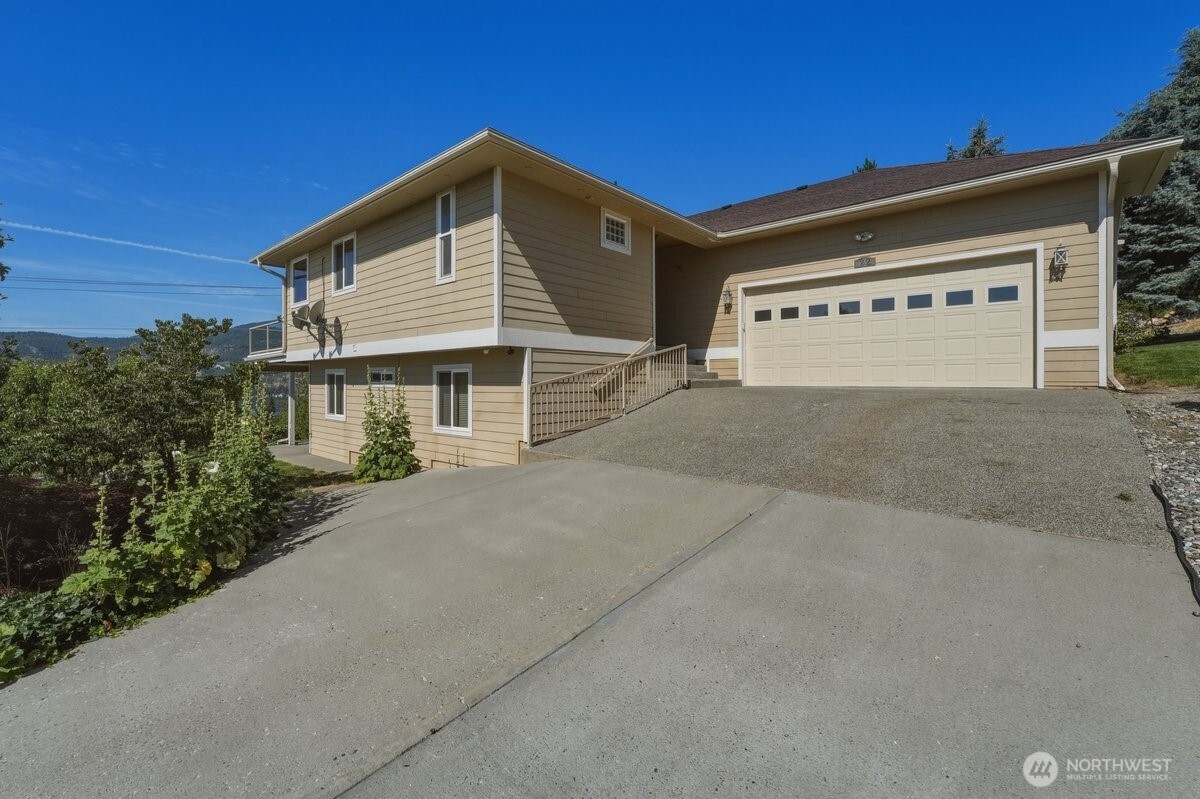 22 Washington Street Manson, WA 98831 - Photo 6 of 35