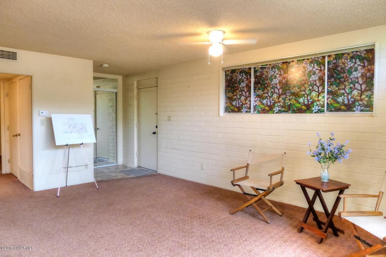 35 Prochnow Road Sedona, AZ 86336 - Photo 11 of 31 Living room
