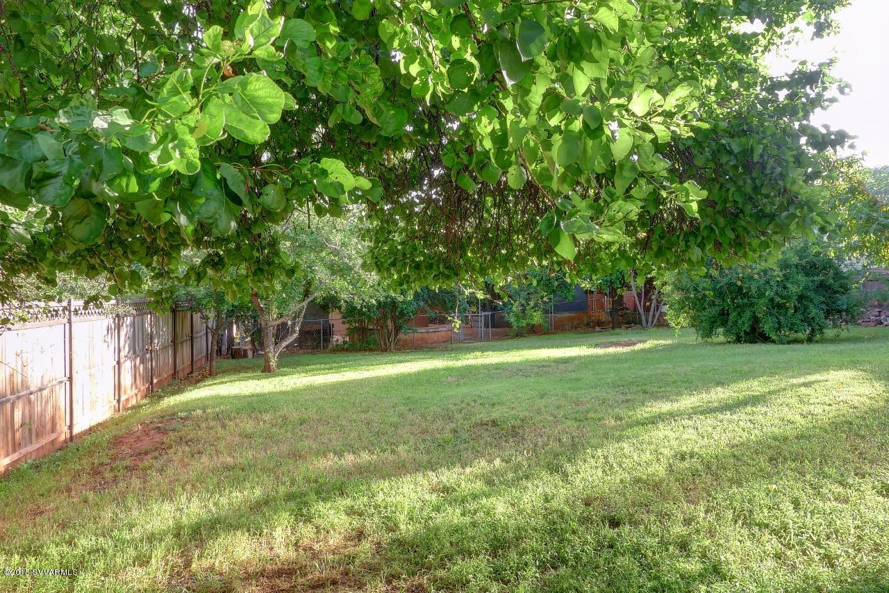 35 Prochnow Road Sedona, AZ 86336 - Photo 24 of 31 Lots of grass in backyard
