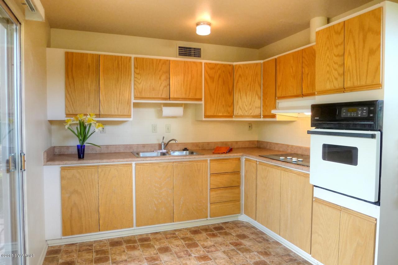 35 Prochnow Road Sedona, AZ 86336 - Photo 4 of 31 Kitchen