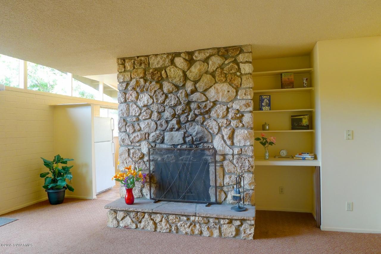 35 Prochnow Road Sedona, AZ 86336 - Photo 7 of 31 Living Room