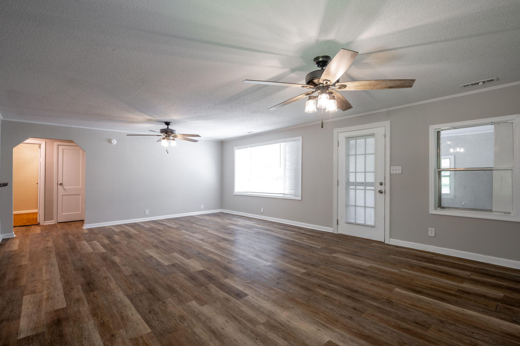 594 Prater Road Rossville, GA 30741 - Photo 14 of 36 LIVING ROOM