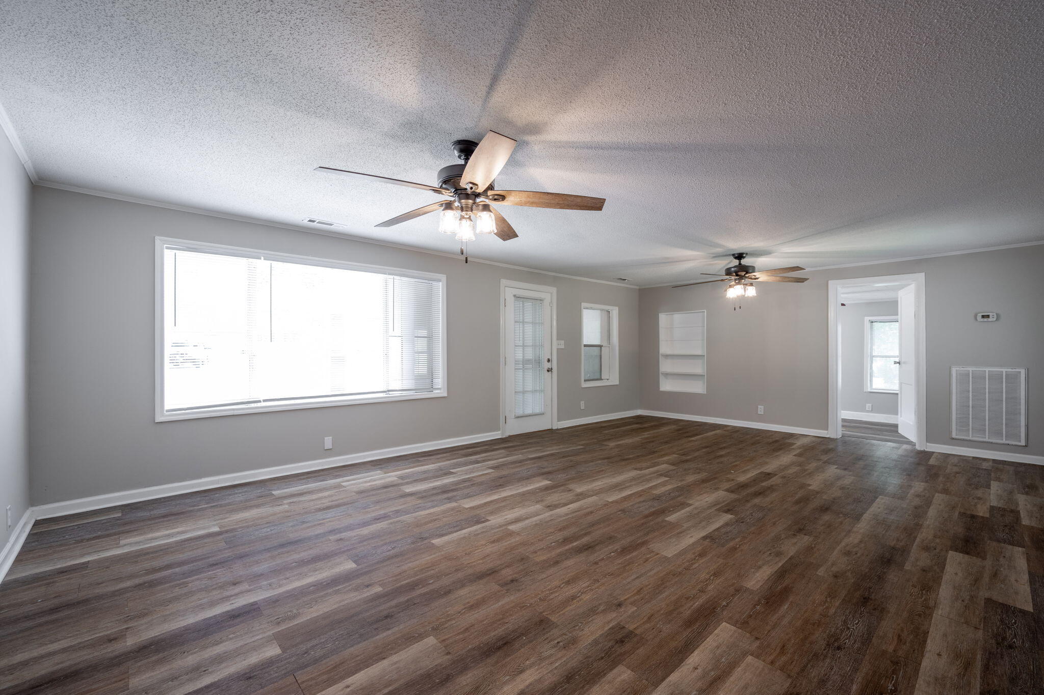 594 Prater Road Rossville, GA 30741 - Photo 27 of 36 LIVING ROOM