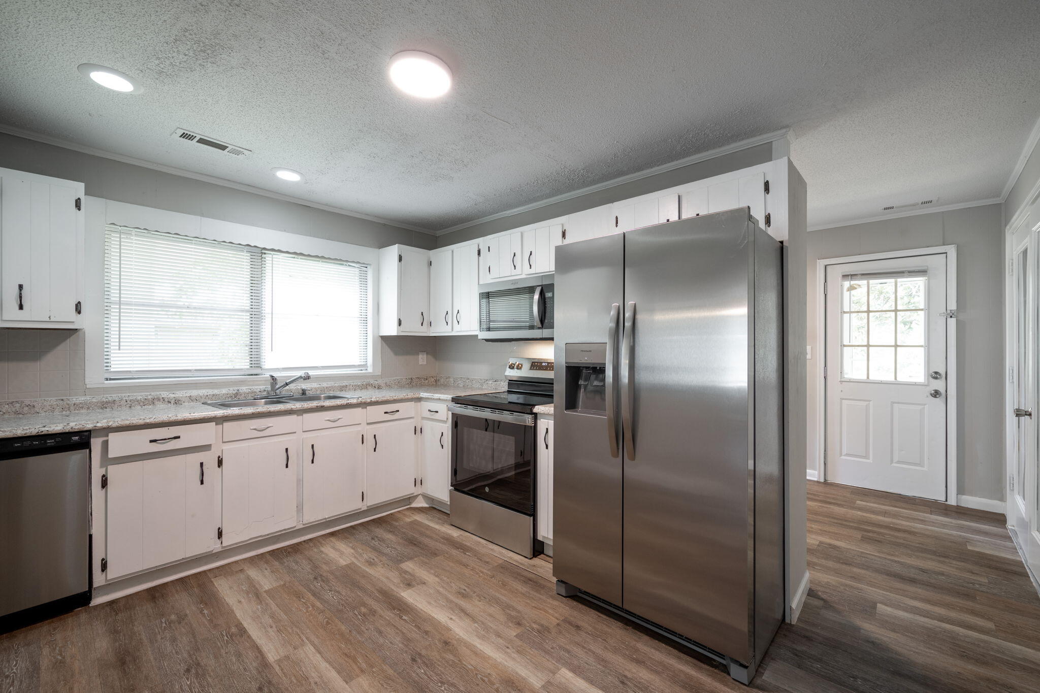 594 Prater Road Rossville, GA 30741 - Photo 3 of 36 KITCHEN