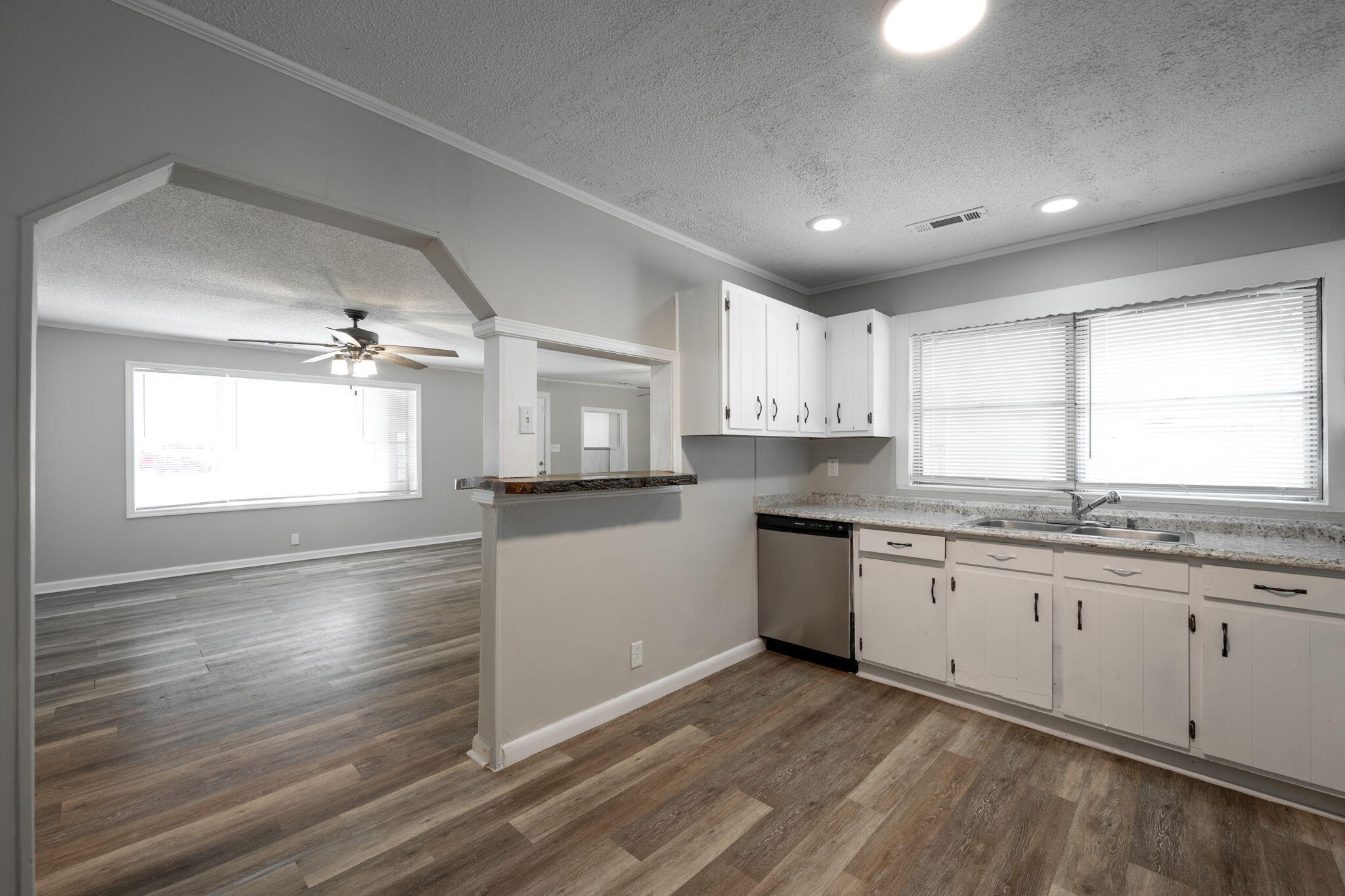 594 Prater Road Rossville, GA 30741 - Photo 4 of 36 KITCHEN