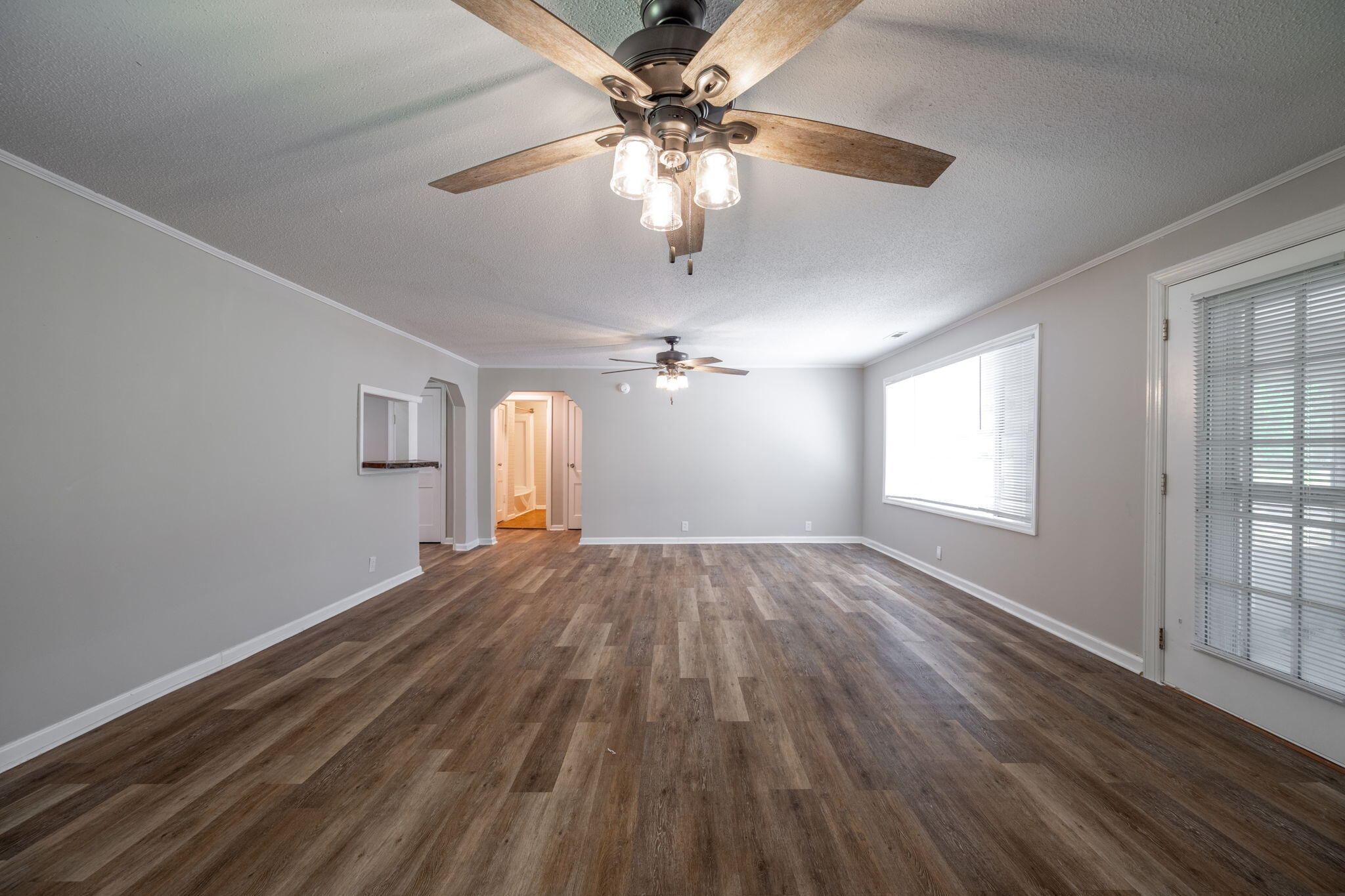 594 Prater Road Rossville, GA 30741 - Photo 7 of 36 LIVING ROOM