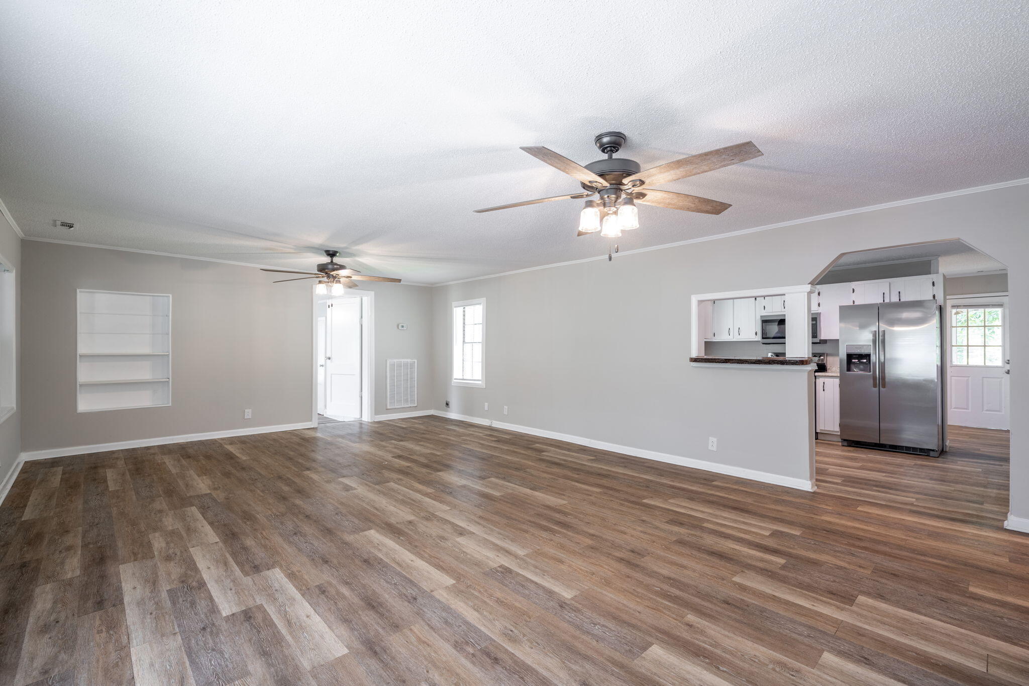 594 Prater Road Rossville, GA 30741 - Photo 8 of 36 LIVING ROOM