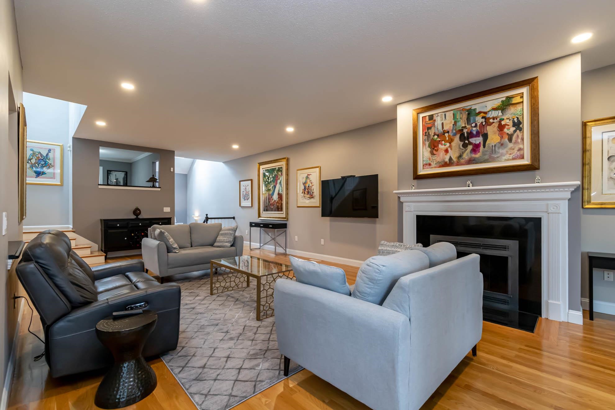25 Hawthorne Village Road Nashua, NH 03062 - Photo 3 of 36 Gallery Image 3