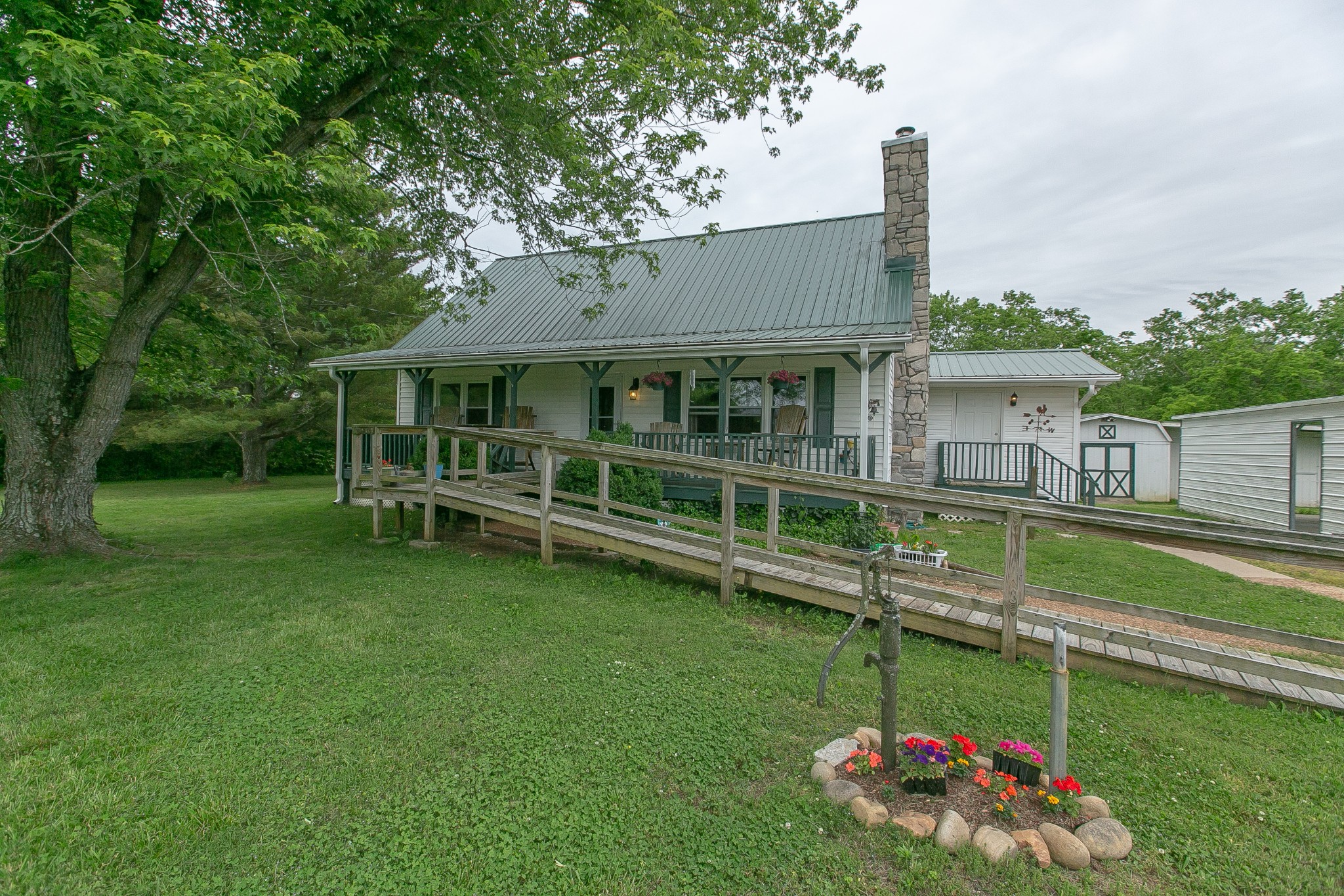 1215 Lawrence Road Murfreesboro, TN 37128 - Photo 4 of 49 Gallery Image 4