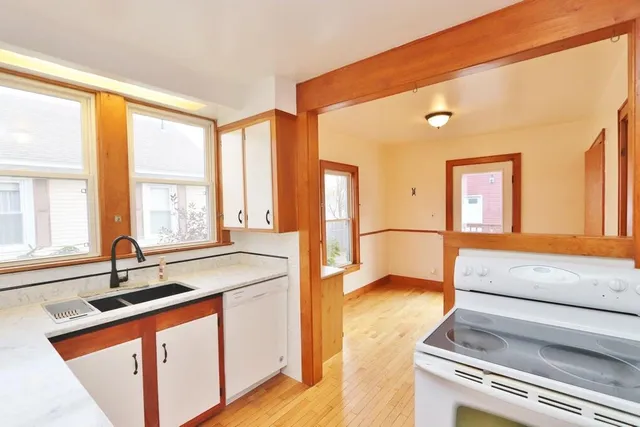 $309,900 | 550 Ohio Street, Bangor, ME 04401