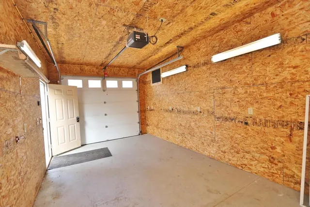 $309,900 | 550 Ohio Street, Bangor, ME 04401