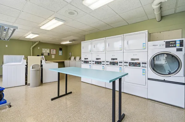 $2,000 | 233 East Erie Street, Unit 1902, Chicago, IL 60611