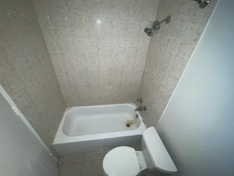 $2,000 | 233 East Erie Street, Unit 1902, Chicago, IL 60611