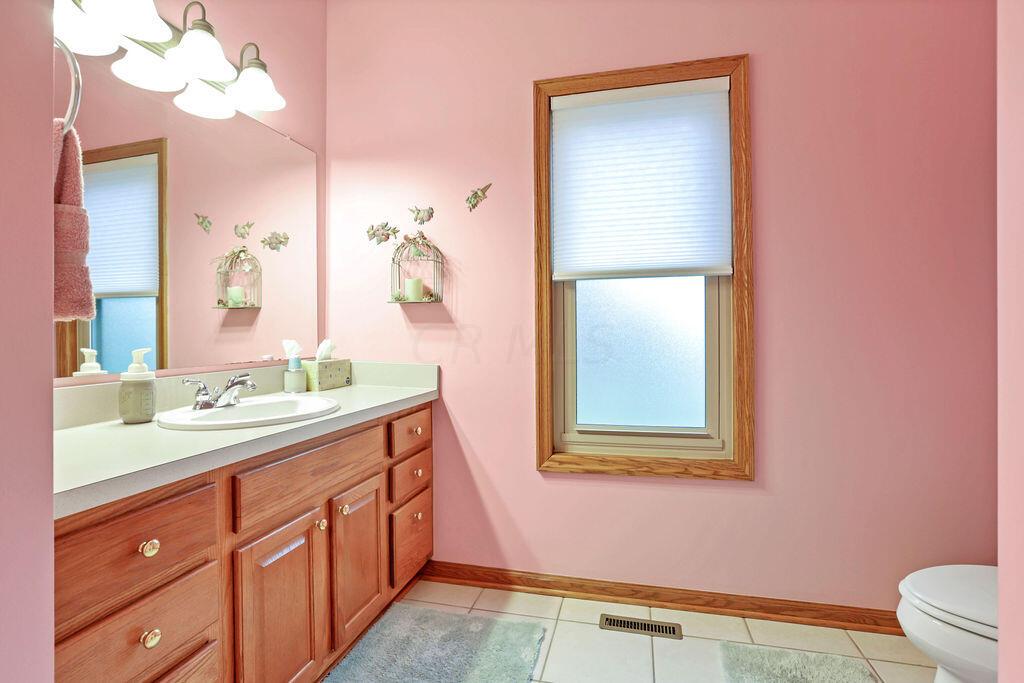 2913 Blacklick Road Northwest Baltimore, OH 43105 - Photo 28 of 75 Bathroom #1