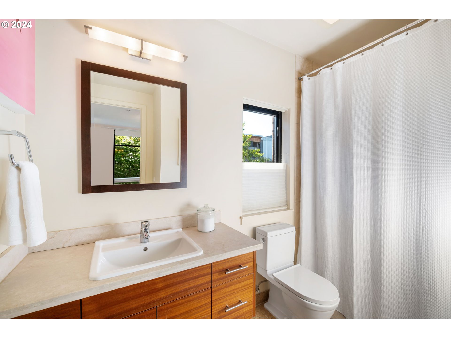 1666 Northwest Riverscape Street Portland, OR 97209 - Photo 16 of 28 Attached Bathroom #2