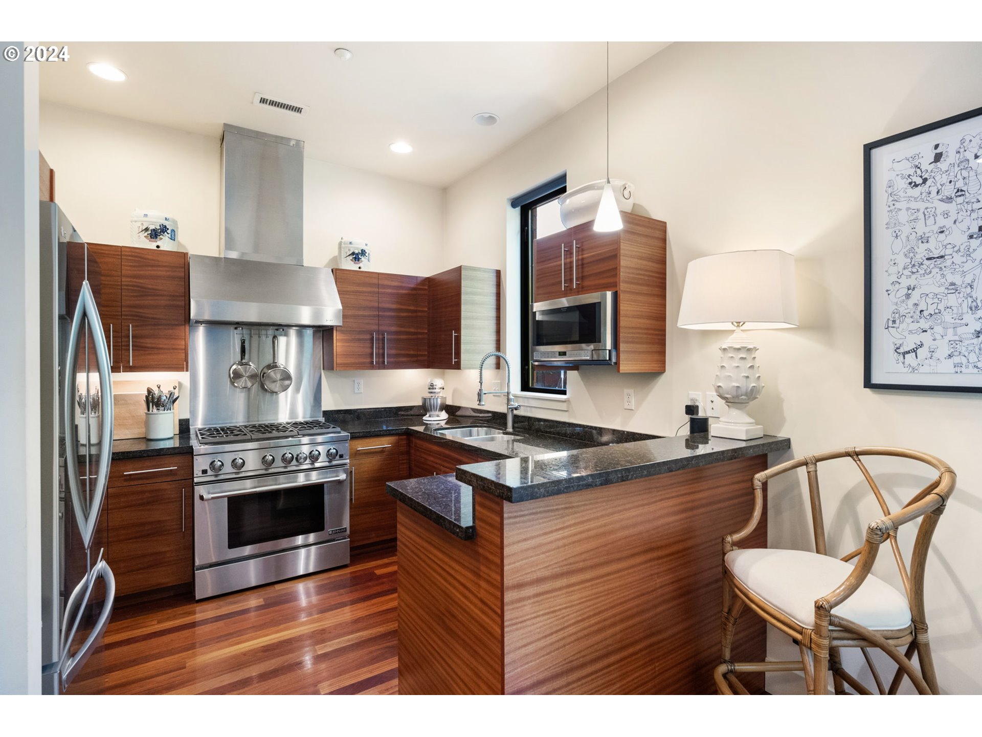 1666 Northwest Riverscape Street Portland, OR 97209 - Photo 6 of 28 Kitchen