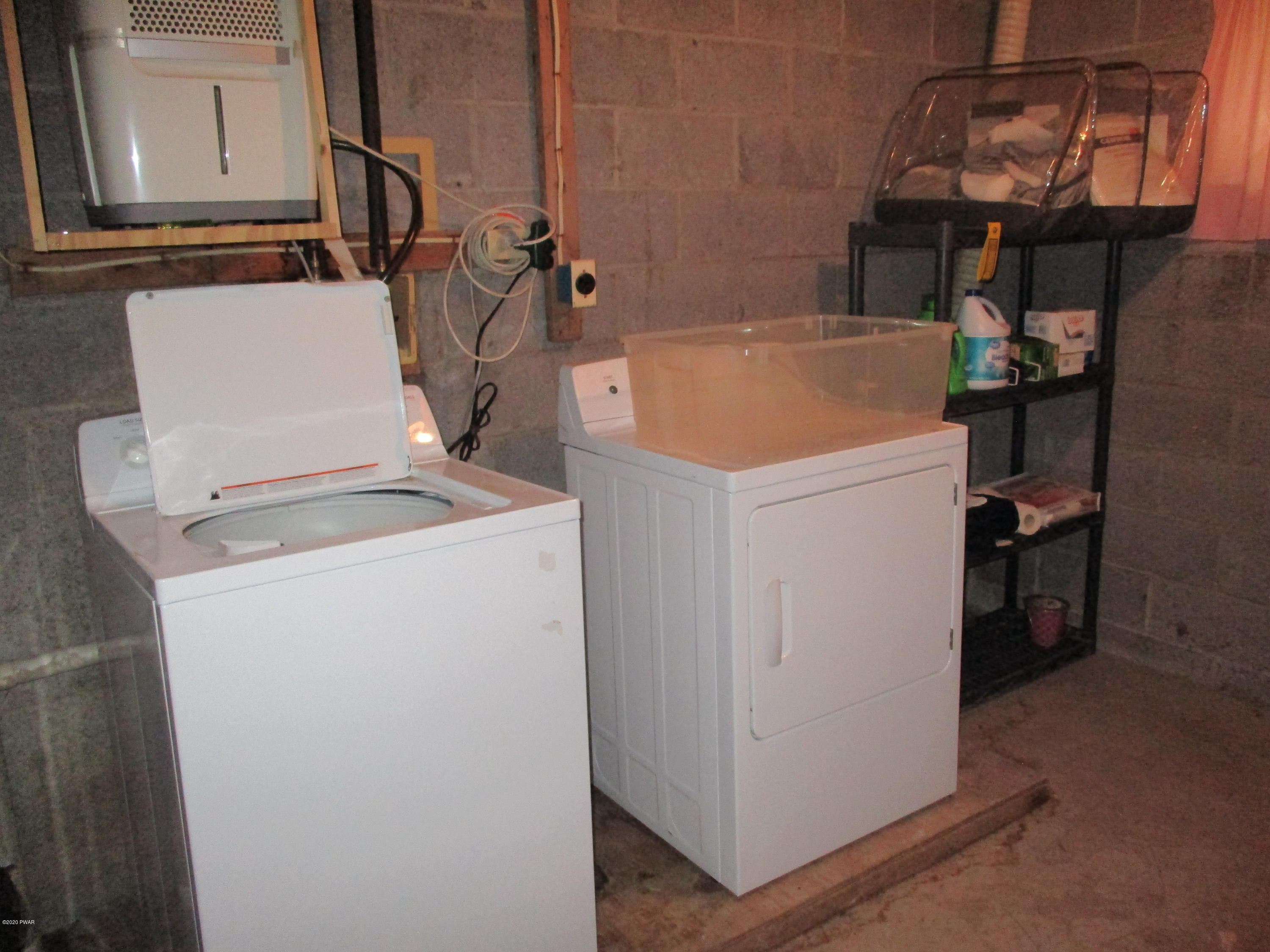 1027 Tomahawk Road Lake Ariel, PA 18436 - Photo 18 of 21 Washer/Dryer