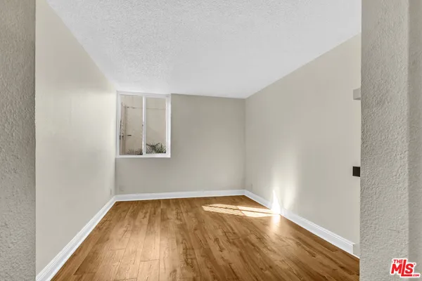 $2,699 | 18620 Hatteras Street, Unit 145, Tarzana, CA 91356