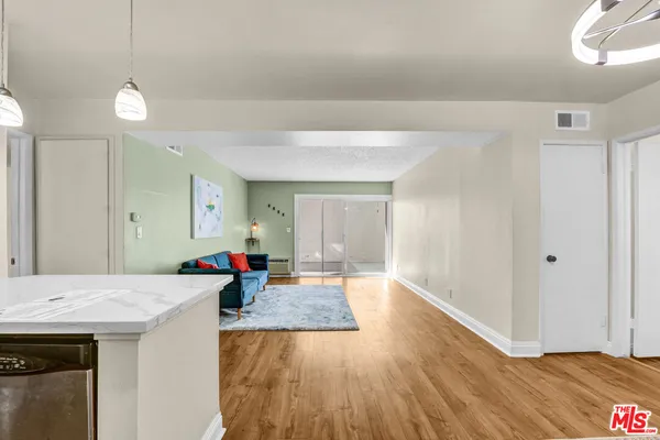 $2,699 | 18620 Hatteras Street, Unit 145, Tarzana, CA 91356