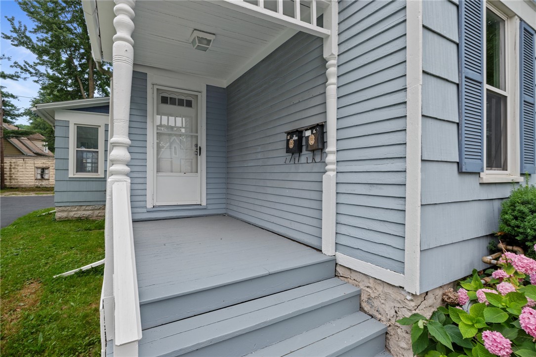 253 Benton Street Rochester, NY 14620 - Photo 4 of 40