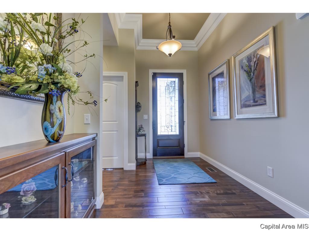 5600 Legacy Lane Springfield, IL 62711 - Photo 2 of 36 Gallery Image 2