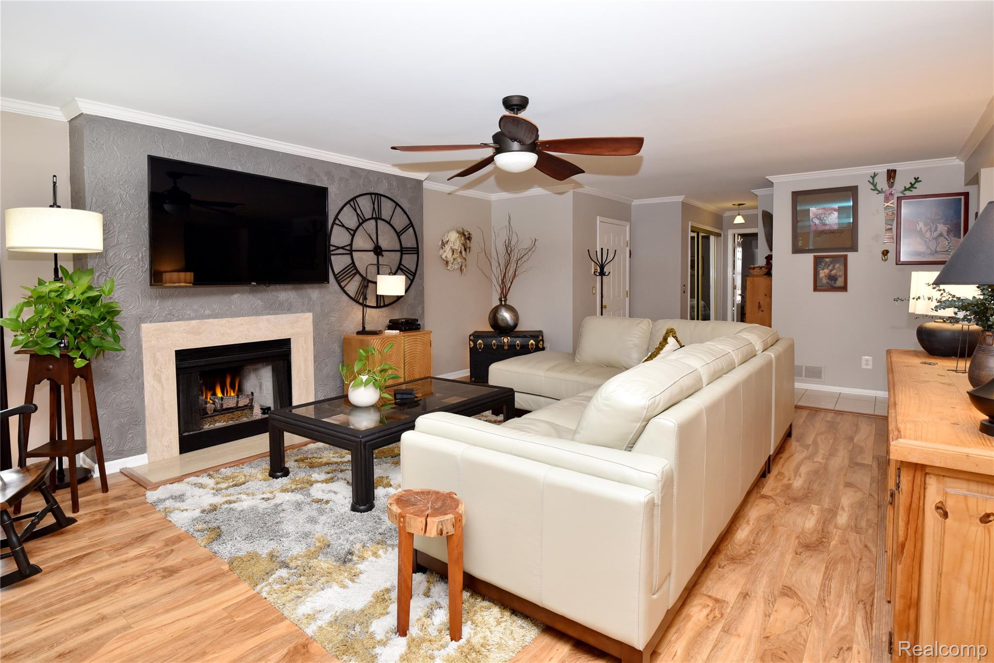 1635 Huntington Park, Unit A Rochester, MI 48309 - Photo 5 of 41 Spacious Living Room