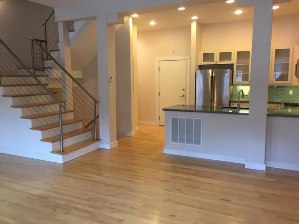 $4,950 | 72 Hamilton Street, Unit 4, Cambridge, MA 02139