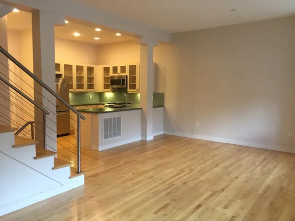 $4,950 | 72 Hamilton Street, Unit 4, Cambridge, MA 02139