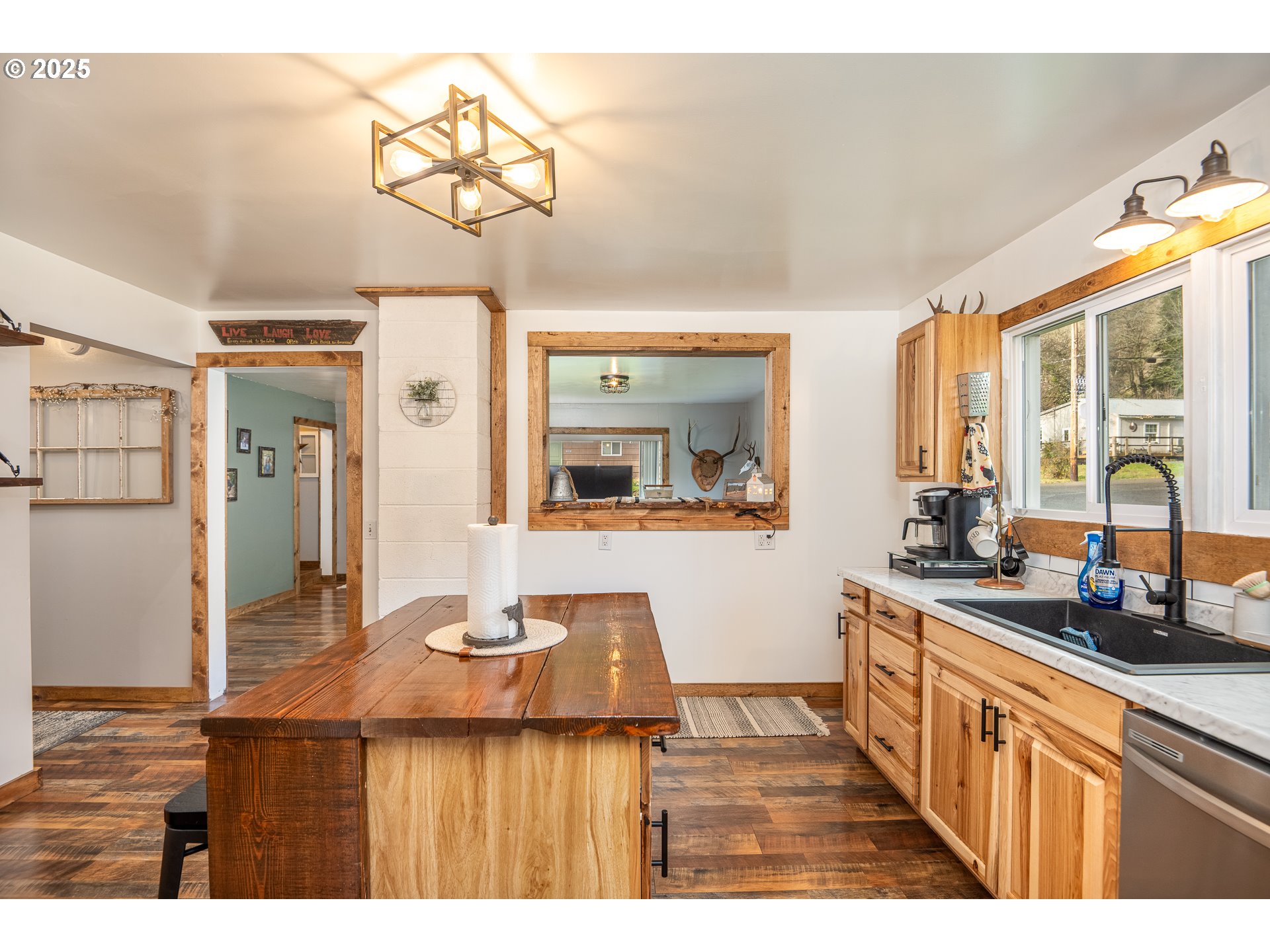 88183 Chestnut Street Mapleton, OR 97453 - Photo 10 of 23 Gallery Image 10