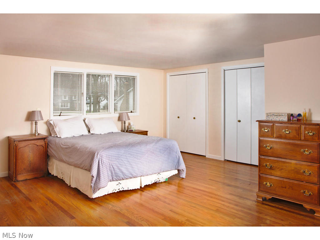1094 Dorsh Road Cleveland, OH 44121 - Photo 10 of 16 Gallery Image 10
