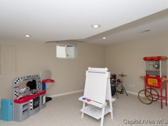 3913 Thackeray Drive Springfield, IL 62711 - Photo 17 of 20