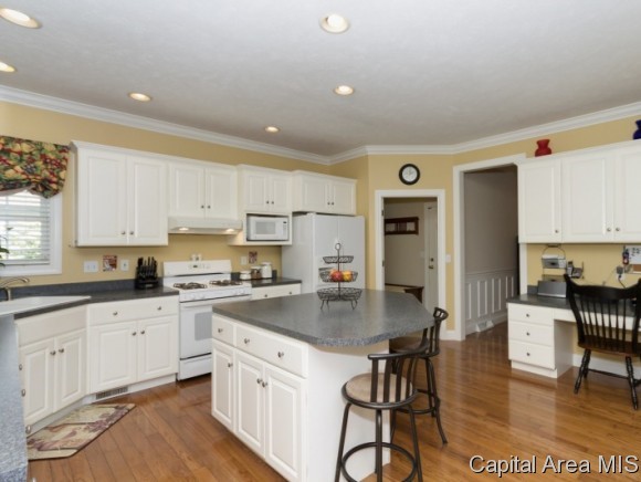 3913 Thackeray Drive Springfield, IL 62711 - Photo 6 of 20