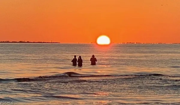 $1,800 | 7330 Estero Boulevard, Unit 301, Fort Myers Beach, FL 33931