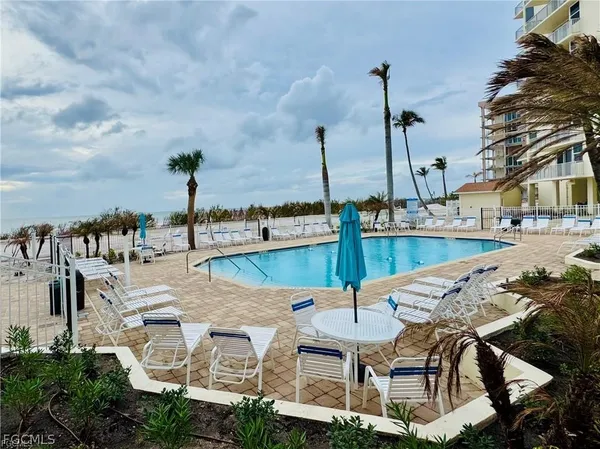 $1,800 | 7330 Estero Boulevard, Unit 301, Fort Myers Beach, FL 33931