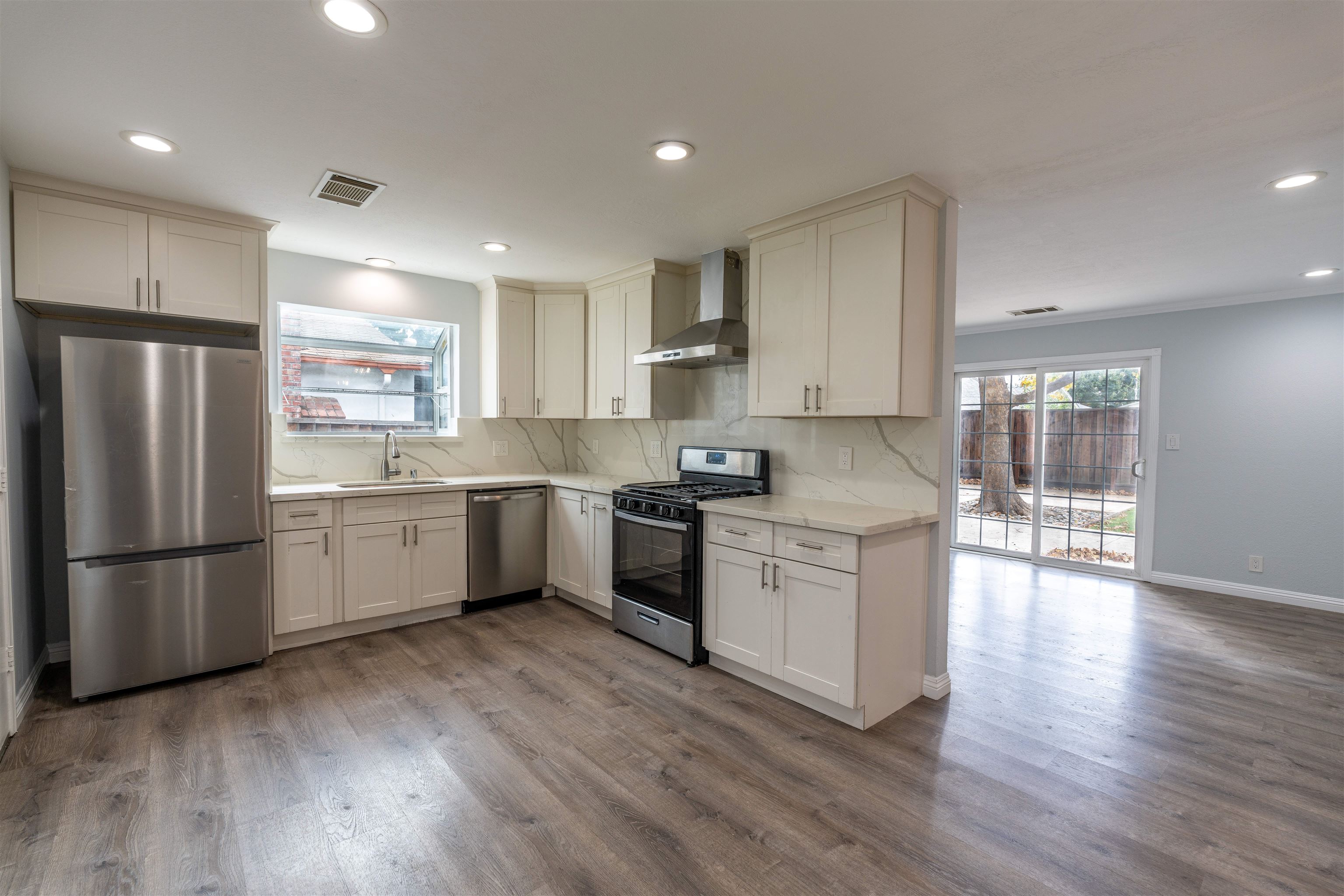 39151 Donner Way Fremont, CA 94538 - Photo 4 of 21