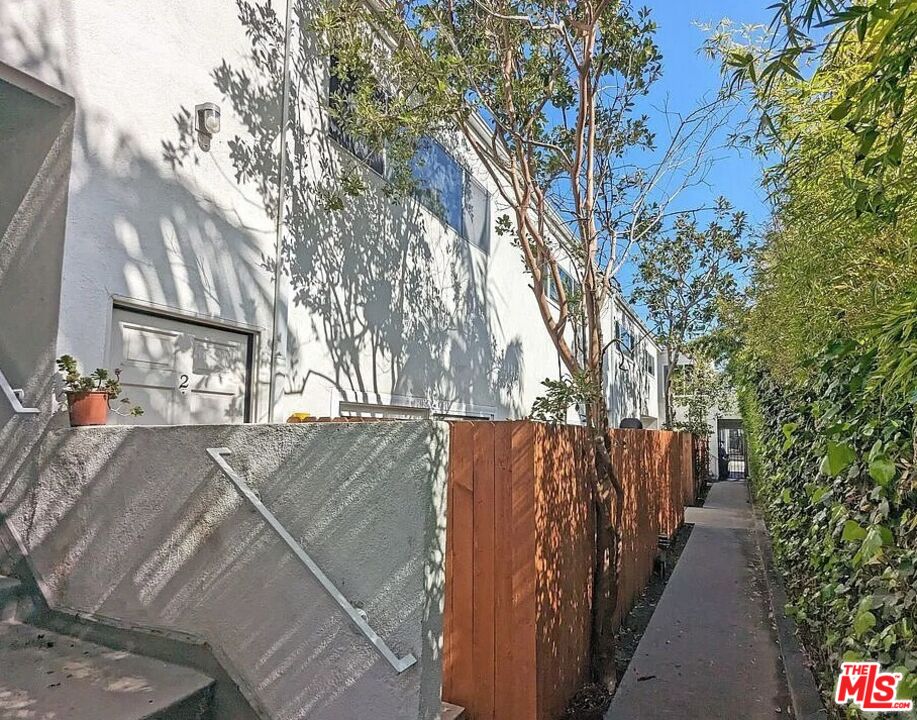 1813 9th Street, Unit 4 Santa Monica, CA 90404 - Photo 17 of 17