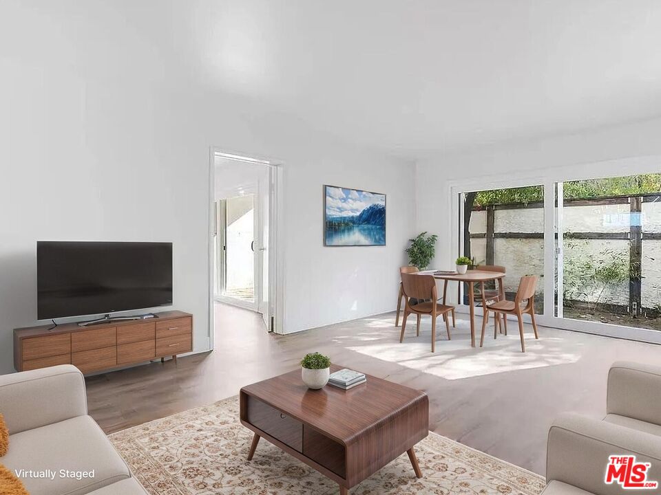 1813 9th Street, Unit 4 Santa Monica, CA 90404 - Photo 2 of 17