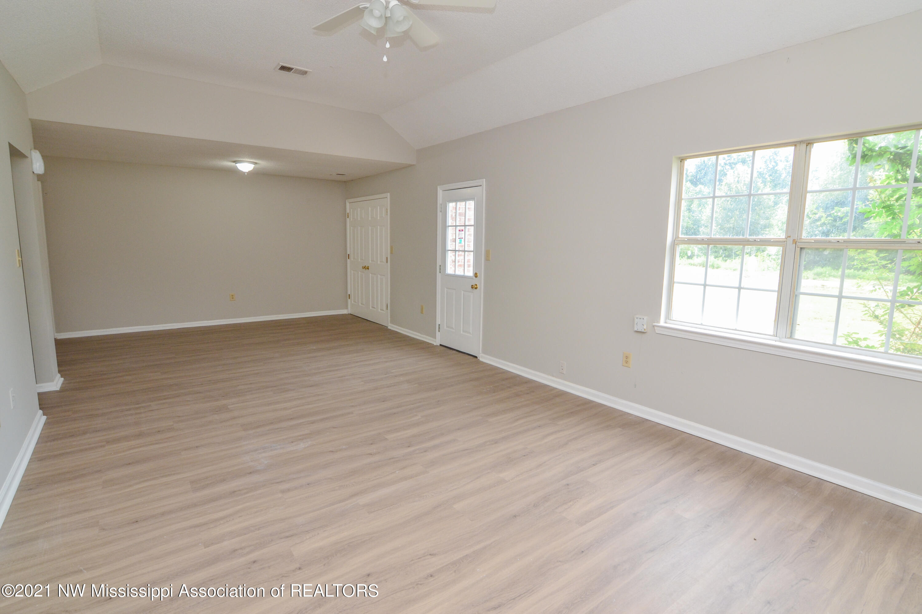 2029 Moore Road Red Banks, MS 38661 - Photo 4 of 11 Great Room