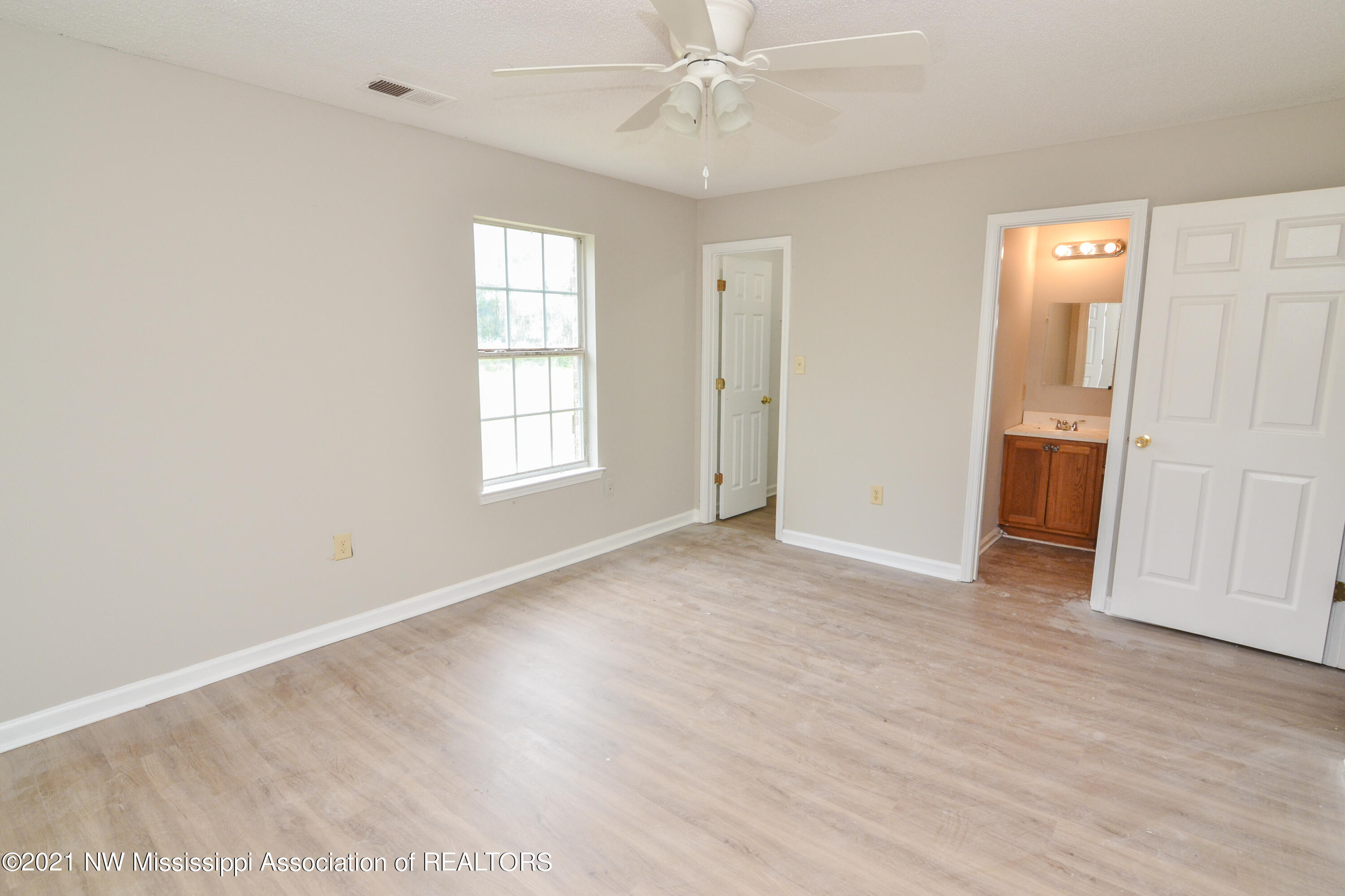 2029 Moore Road Red Banks, MS 38661 - Photo 6 of 11 Primary Suite