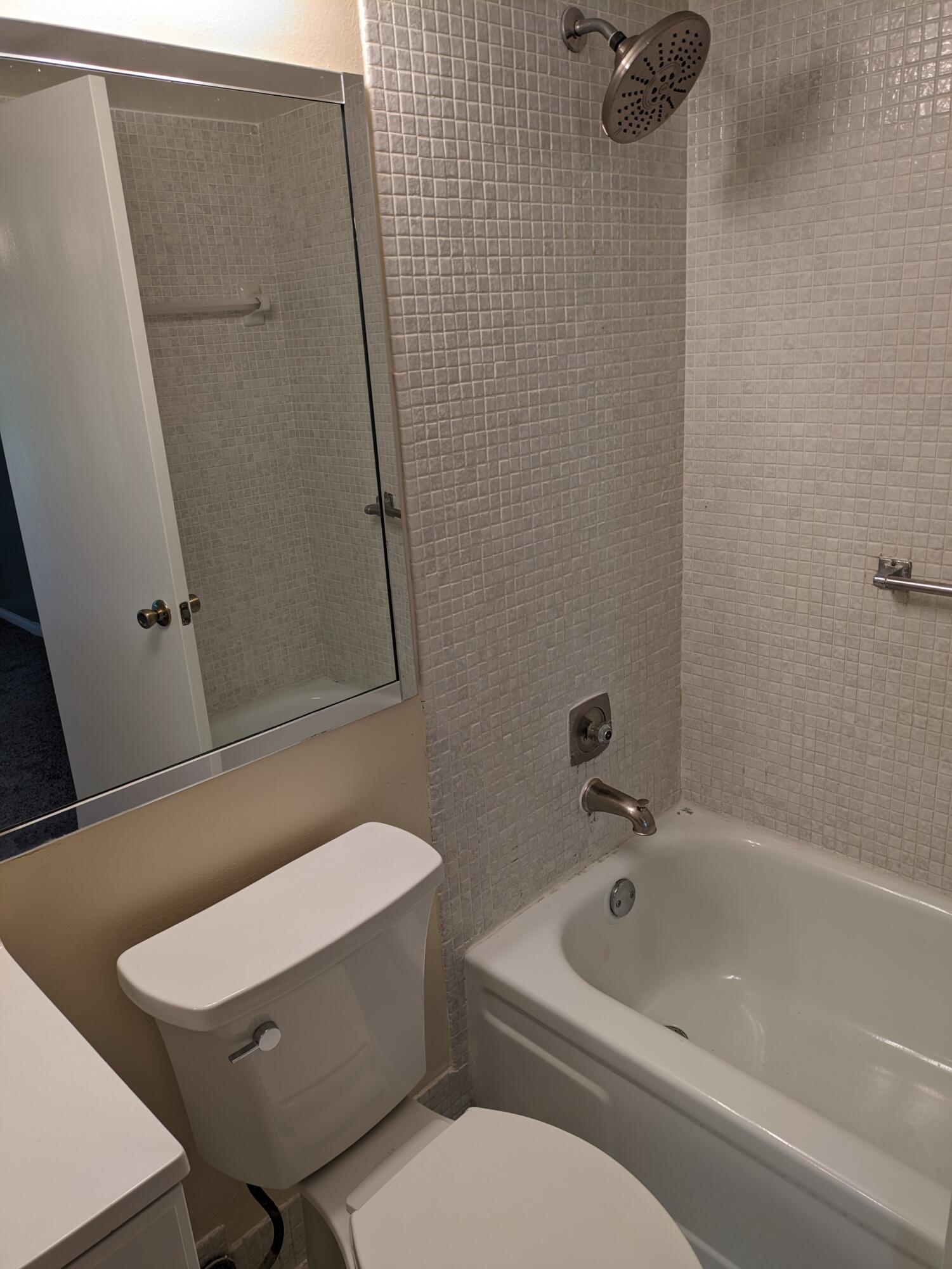 275 Suffolk F, Unit 275 Boca Raton, FL 33434 - Photo 8 of 12 Full and half baths