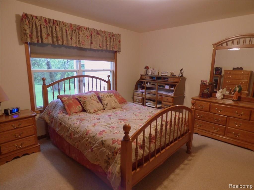8080 Rachael Court Pinckney, MI 48169 - Photo 12 of 26 13 MASTER BEDROOM.JPG