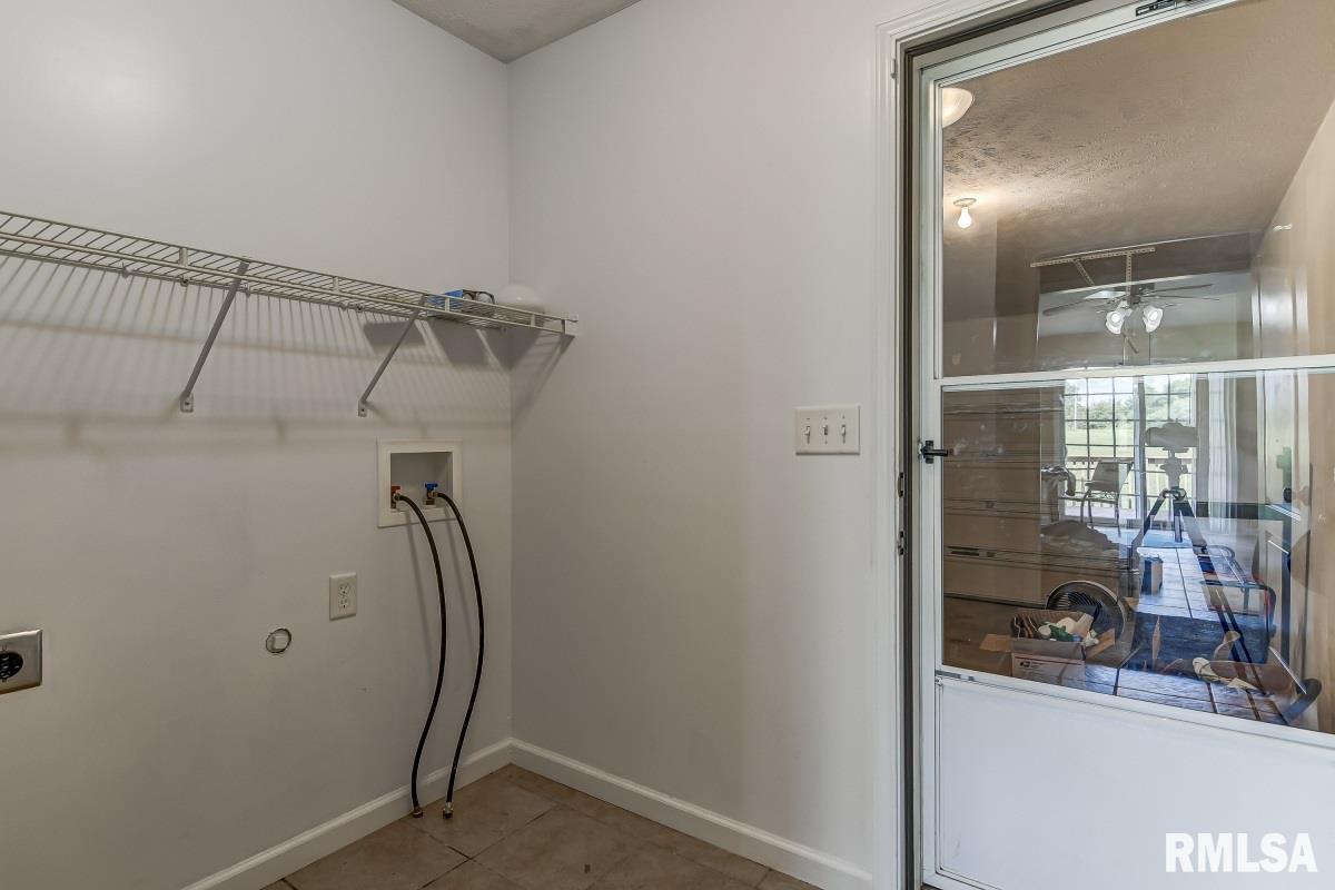 2817 Tanner Road Springfield, IL 62702 - Photo 22 of 33