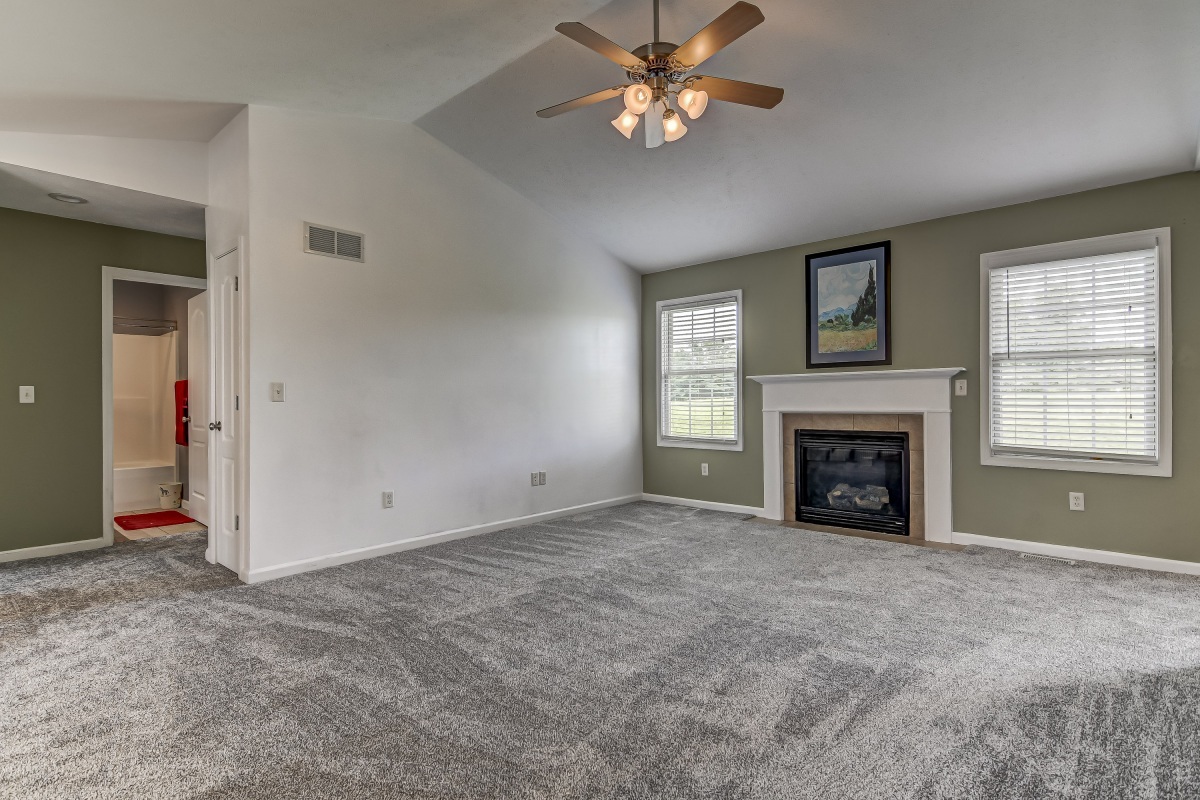 2817 Tanner Road Springfield, IL 62702 - Photo 3 of 33