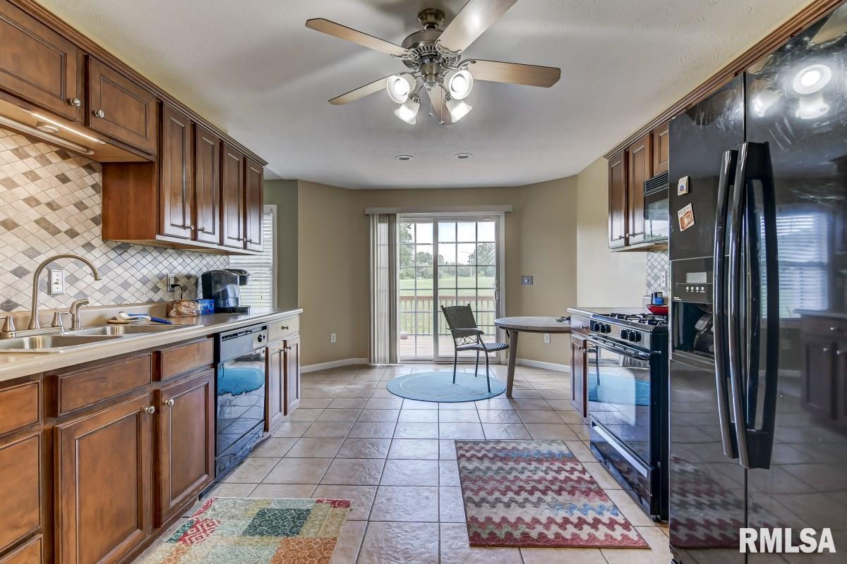 2817 Tanner Road Springfield, IL 62702 - Photo 8 of 33